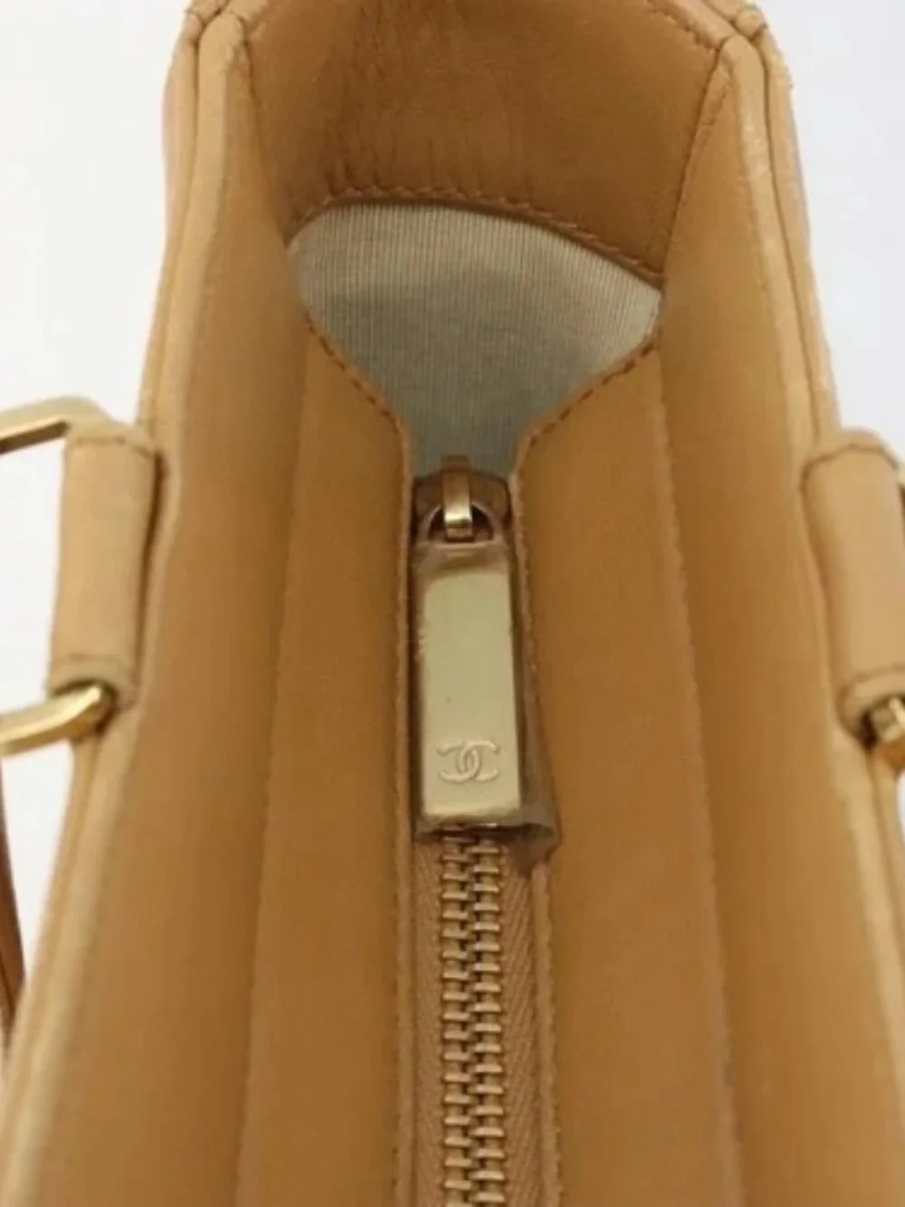 CHANEL Choco Bar Tote Bag Lamb Skin Beige Gold CC Auth BA13309